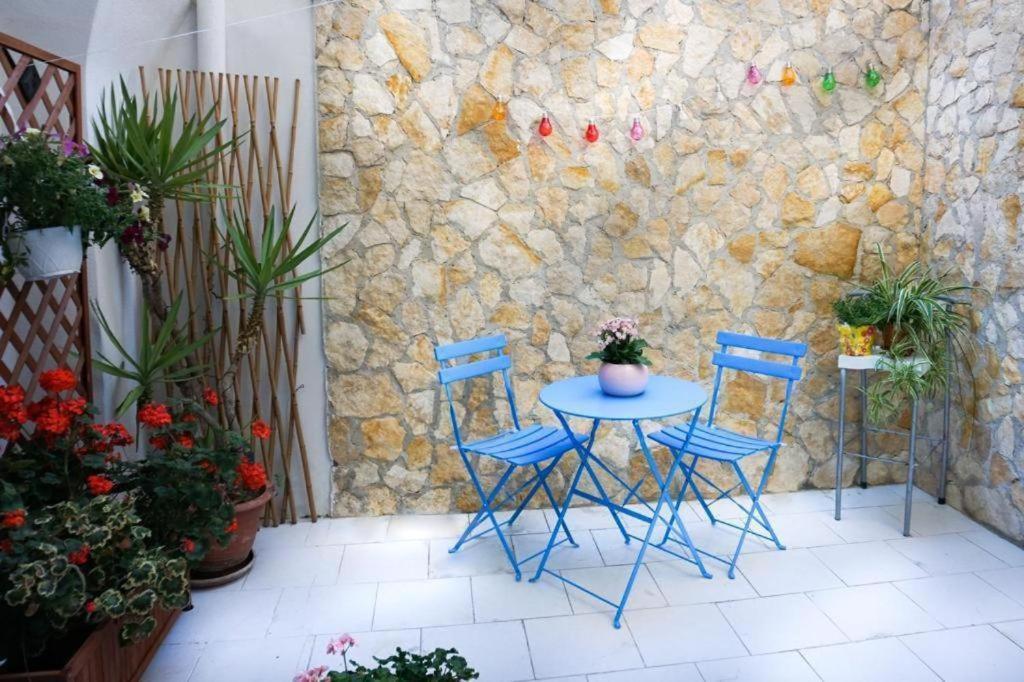 Blue Courtyard Not Valid Apartment Bari Exterior foto